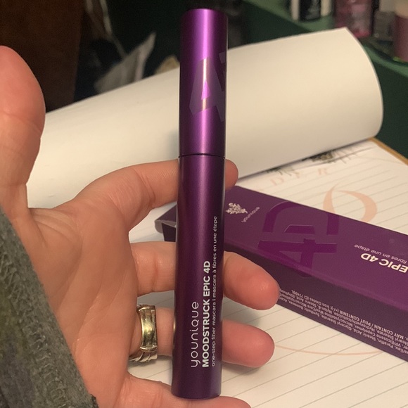 MOODSTRUCK EPIC 4D one-step fiber mascara - Picture 3 of 3